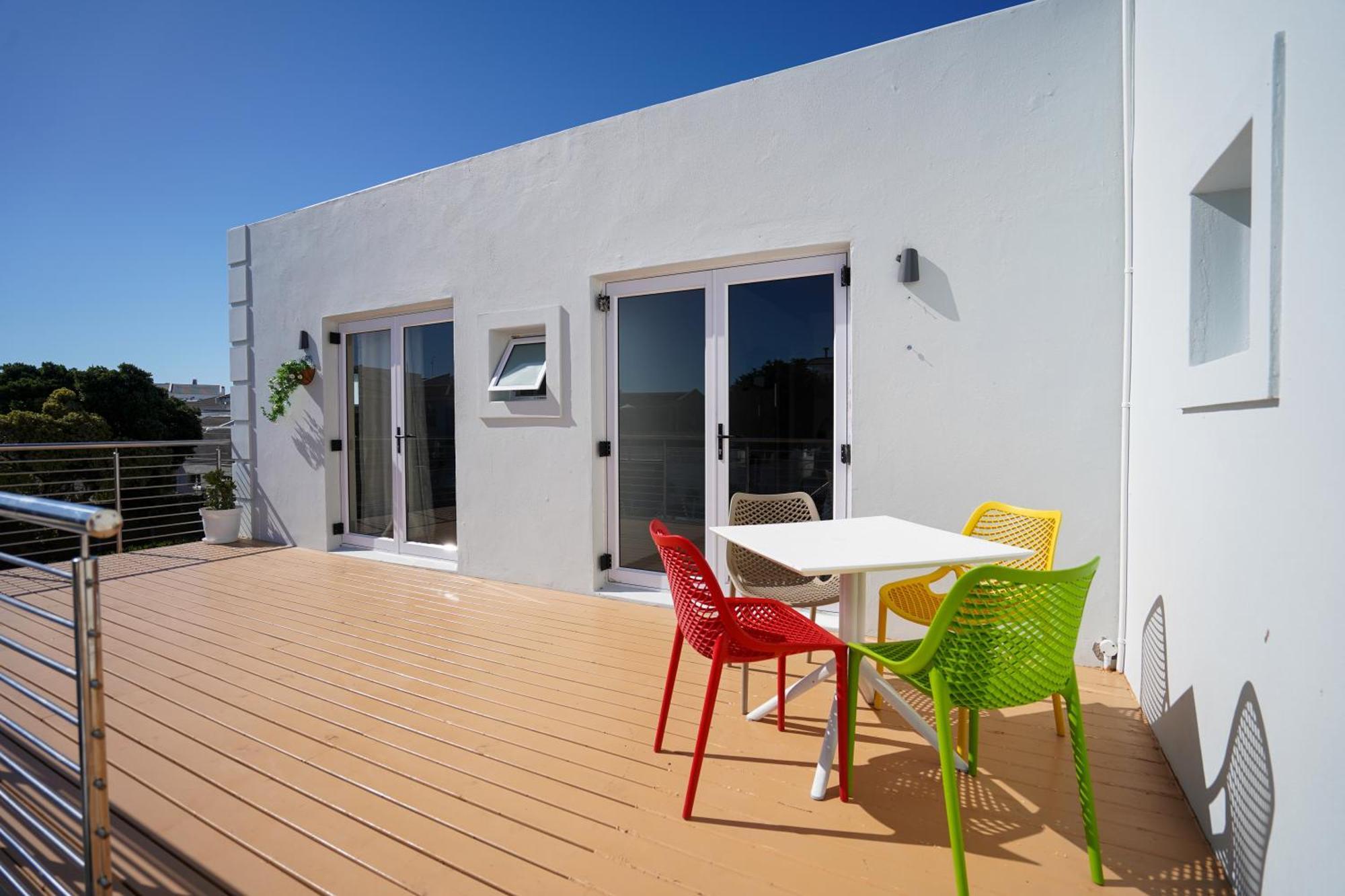 Ocean Vibes Hotel Cape Town Exterior photo